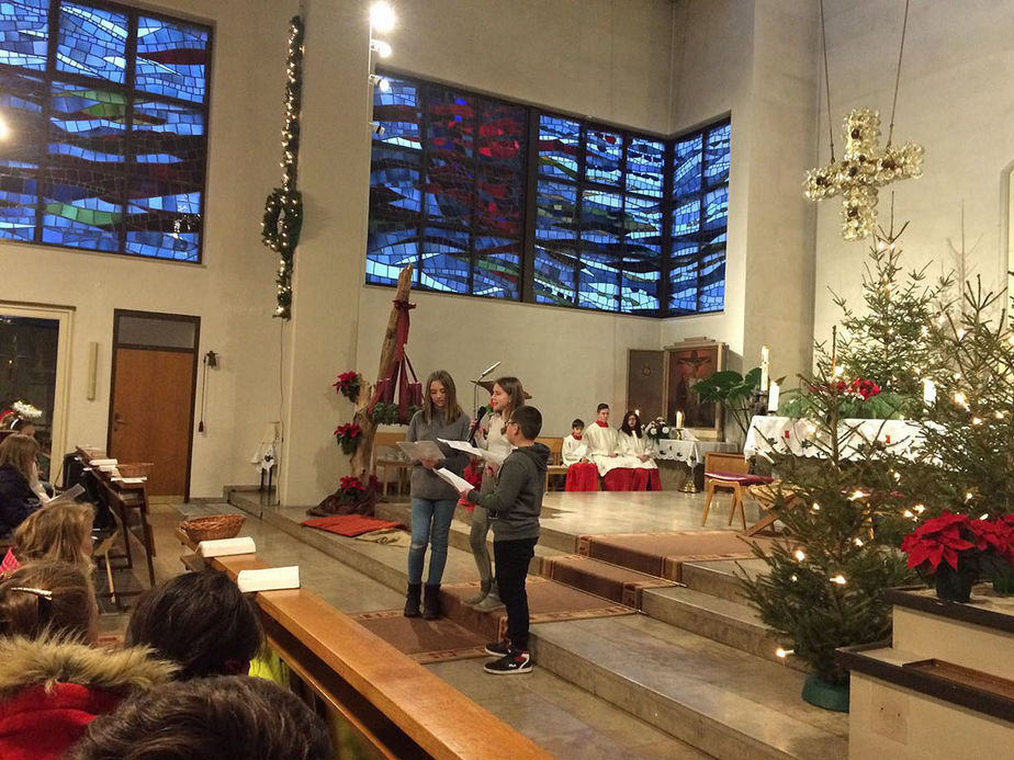 Kinderchristmette mit Krippenspiel in St Maria